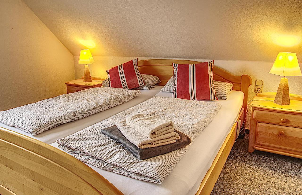 Ferienhaus Robbers Mit 3 Schlafzimmer Hatten Esterno foto